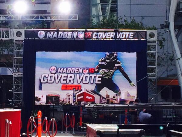 RSherman_25's tweet image. “At LA for #Madden15. Vote #LOB, share &amp;amp; RT 2 win signed gear and Barry signed Madden25 game. goo.gl/tdr9n0”