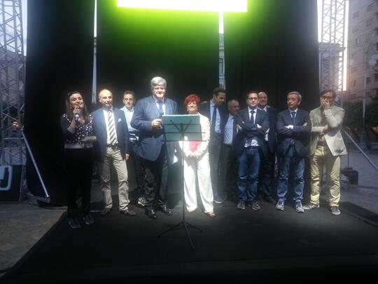 AngeloSbrocca's tweet photo. Tutti insieme per l'in bocca al lupo ad @AngeloSbrocca l'8 giugno #VotaXTe http://t.co/kvcAFh9EsL