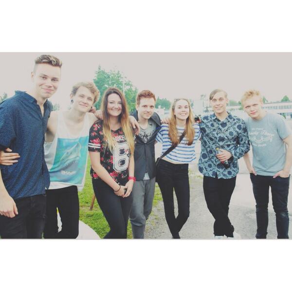 softenginefin's tweet image. This is us with @Softengineband! everyone is smiling, my heart is going to explode