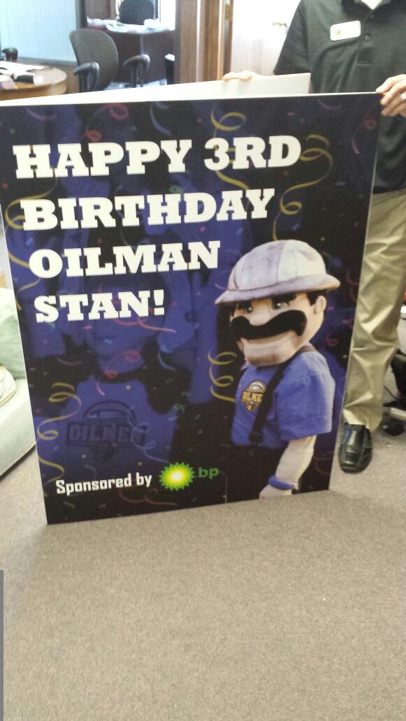TheOilmanStan's tweet photo. It's my birthday and I'll eat all the cake I want! Come grab the leftovers tonight at 7:10! http://t.co/CvBXldsCLc