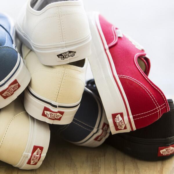 UNDEFEATEDinc's tweet image. Men's and Women's Vans Classic Authentic and Slip On // Available now at Undefeated La Brea &amp;amp; Undefeated.com