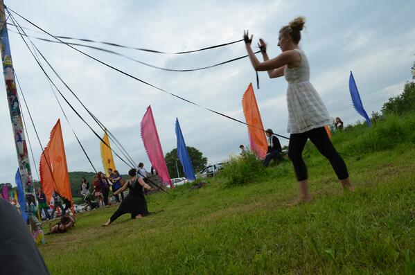 haymaypole's tweet photo. @PowysArtsMonth @hayfestival @pinkele_circ #haymaypole http://t.co/YTtQuG8INI