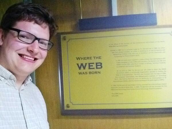 cnorthwood's tweet photo. Look I'm at CERN (not really) #scienceselfie #mosicollider http://t.co/l4wrijfTpW
