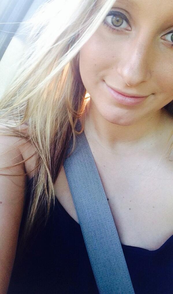 BRANDIJ4's tweet image. At least I wear my seatbelt when I take selfies #SafetyFirstThenTeamwork