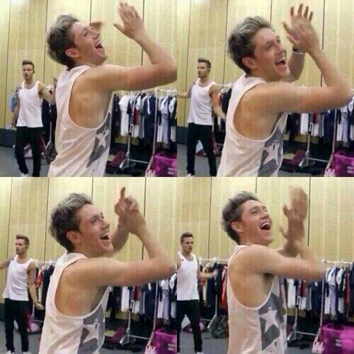 niallprivacy's tweet photo. "se uma boyband arruinou sua vida social bata palmas" http://t.co/QpYjKHRsXE