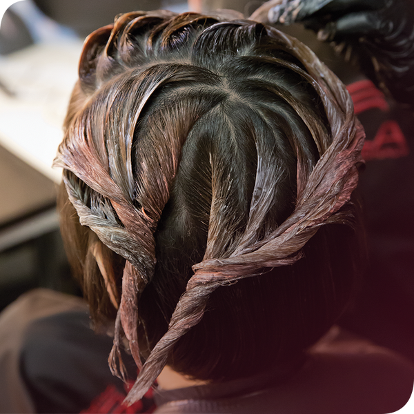 Nunca es tarde para llevar el color al siguiente nivel. ¡Experimenta sin límites con #WellaProfessionals!