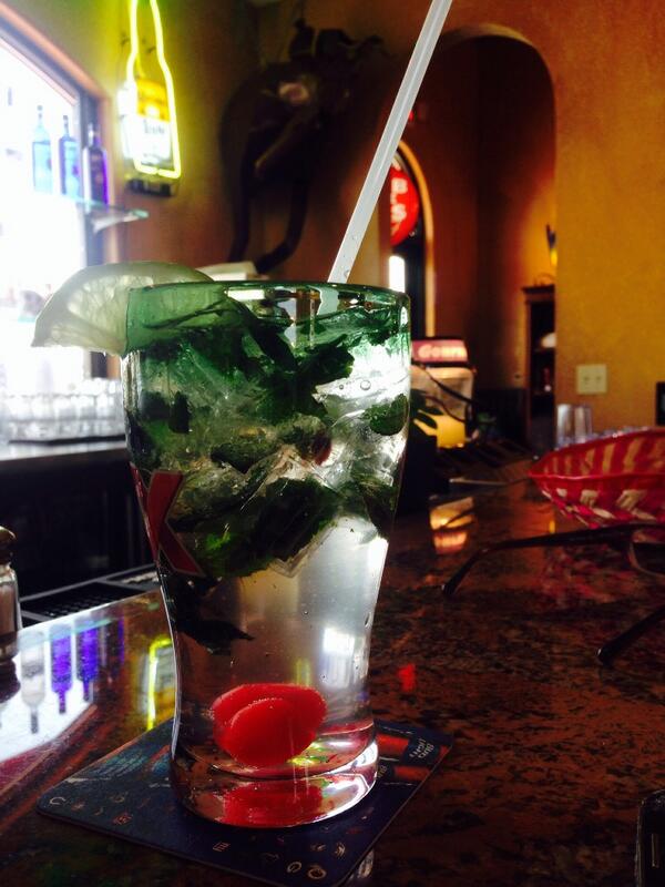 Valeriam189's tweet photo. Yummm! #happyhour #mojitos #peoplescocktail #losMezcales #merrillwi http://t.co/E1ZLzRtBwY