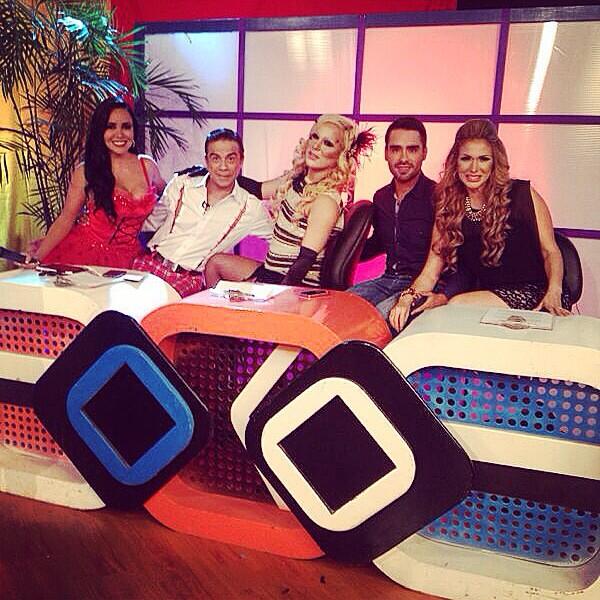 Patoalbuja's tweet photo. Grandes amigos ! Buen equipo ! http://t.co/vYQvp80IL9