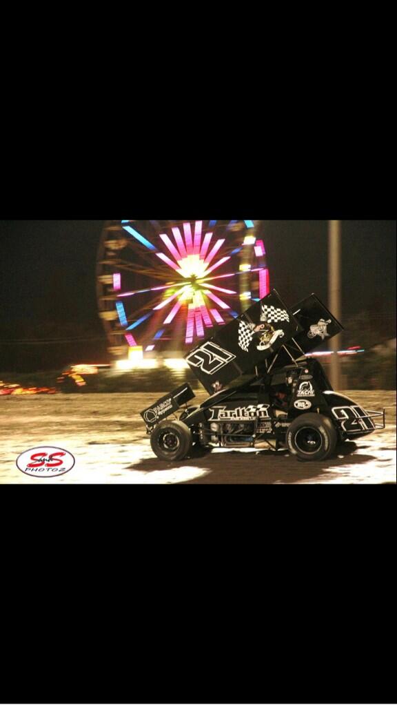 carson_macedo's tweet photo. Rolling around in the @Tarlton_Racing @WFOApparel 21x machine in Chico a few weekends back. #blessed #lovinlife http://t.co/Z7jIIliVaC