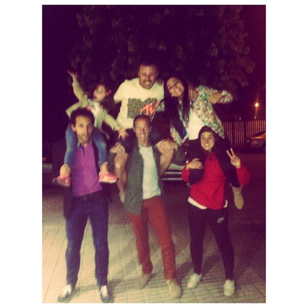 Gordillo21's tweet photo. No hay mejor manera de empezar el fin de semana ! 😁✌️ @RoberXixon @PieskyNaza @scottgijon @CynGordi @r1kutu http://t.co/mBq8hEMC6F