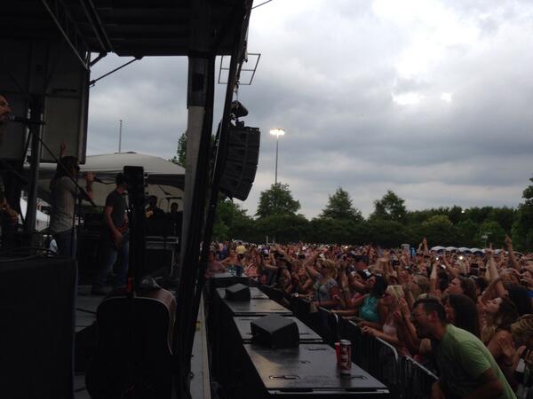 dennycarr_'s tweet photo. @Blackjack_Billy rocked the @bmi stage #CMAFest2014 cc @olemajorlyindie @RootsThreeMusic http://t.co/7VdIOS6kIR