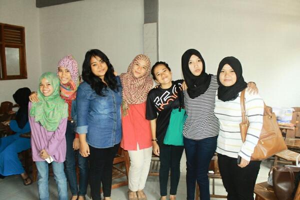 ThreeSMKFP's tweet photo. @JihanFit @septianaaw @irmasar34472000 @Iffa_Ndhlah @Hazmillah_ @ulfaahfauziah @Nindasafitri6 http://t.co/v1x6CeCpcb