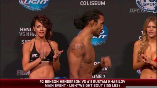 rachelleleah's tweet photo. โ@VictamonJr: Please people, say you caught @rachelleleah at the #FightNight42 #yessir http://t.co/HaLGZ6vyO8โ <-*SURPRISE!*
