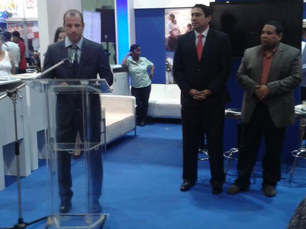 MIVIOTPma's tweet photo. Alejandro Ferrer, director de ferias de la Capac,ofrece unas palabras en  inauguración de feria Expo Mivi en Atlapa. http://t.co/0hABjxBx7s