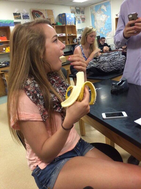 FHSbananas's tweet photo. COP OUT CENTRAL (you're eating that wrong) @emilyalex25 http://t.co/dnPmINzP3K