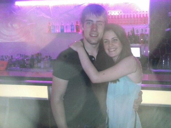 Asiercia's tweet photo. Chupitos de hace dos años con @clara_kcn, ya era hora.... http://t.co/bfN53sOM4D