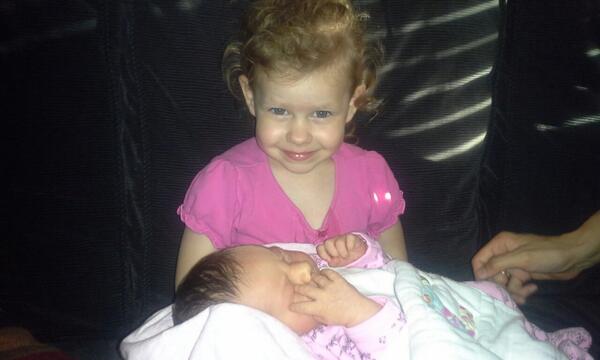 philbrookman's tweet photo. Meet Harriet, Heidis new cousin born last night to @charliethevern http://t.co/YxrhUvxgTq