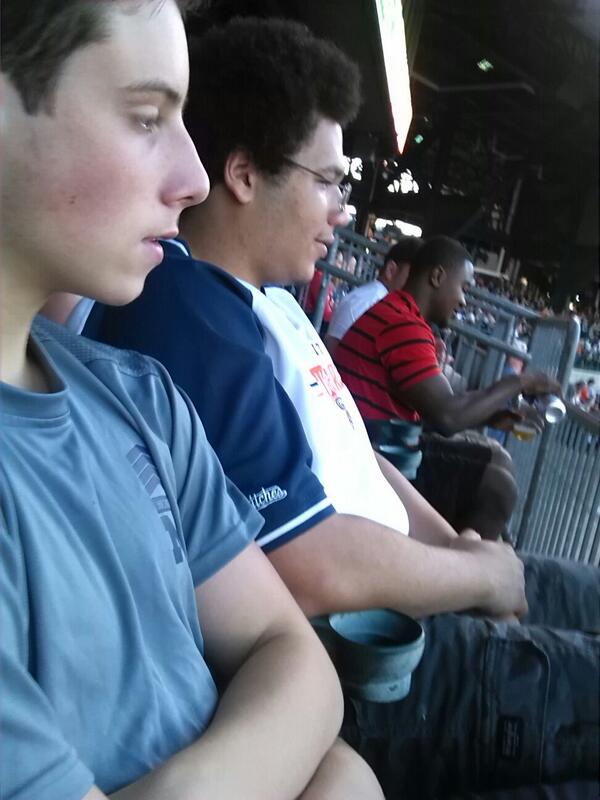 winginit14's tweet image. My 2 boys watchin the game