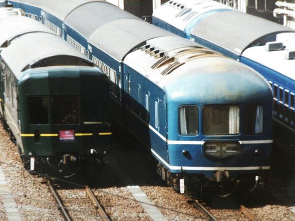 懐かしい写真。ある日の宮原客車区。当時華々しくデビューした