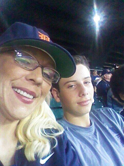 winginit14's tweet image. My Homeskillet and I