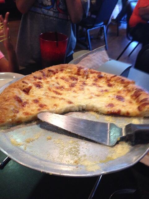 cbbokc's tweet photo. Cheese...yummmmmm @Humblepiepizza http://t.co/0zXNpqfrZk