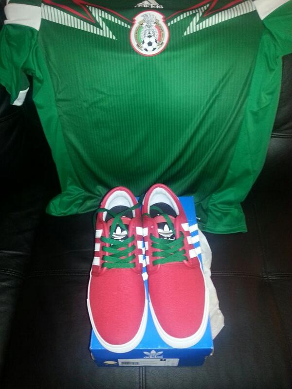 elcabron3000's tweet photo. Ready to rep the red white and green!! Haaaaa!!! @JmeeTo @elMachoGabriel @ReyRogi @RAIDERLOC1 http://t.co/hnptlNKeYB