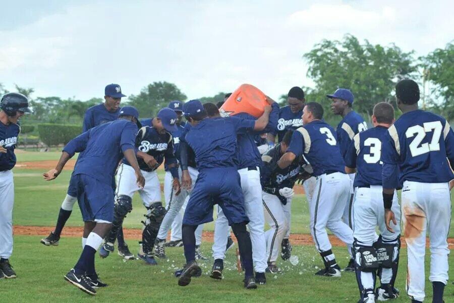 BpfhadXIEAA3paj.jpg:large