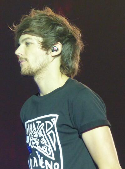 MONSTAXBOYZ's tweet image. “@Official1D_PHIL: Louis onstage at Wembley Stadium in London. (06/06/14) #53 http://t.co/hw9hSli5Ic” ❤️
