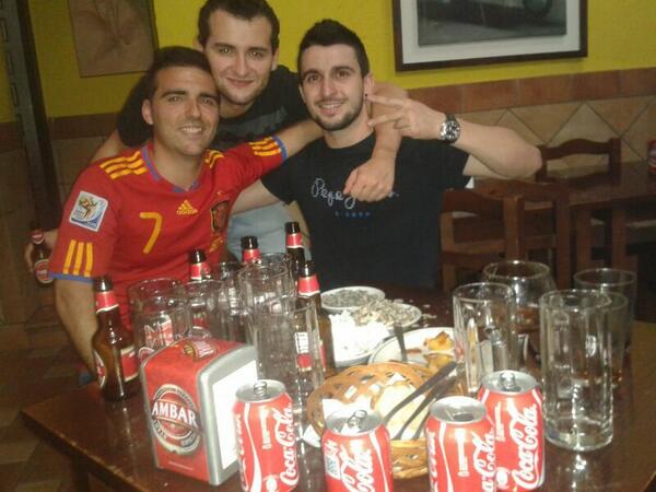 IsraLoscos's tweet photo. Chen fans invitate a la ultima @FranZapata5 @alex_mart2 http://t.co/Dh3kApLr0I