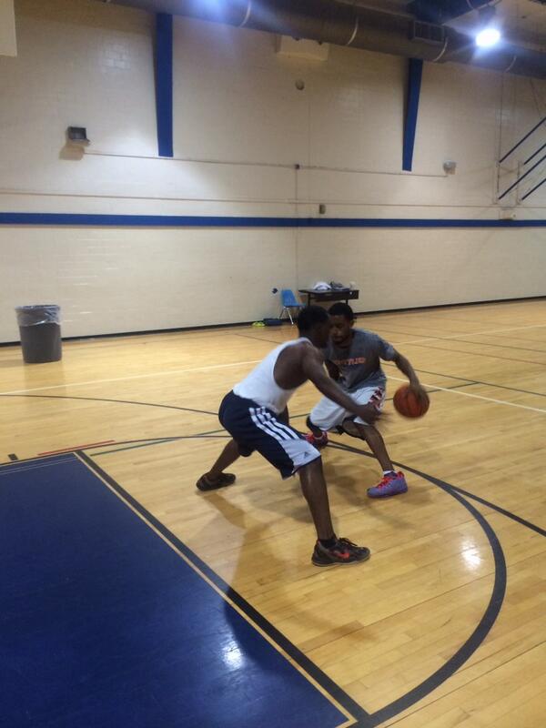 jbfour04's tweet photo. #hardworkpaysoff http://t.co/RVGBG3ccQW