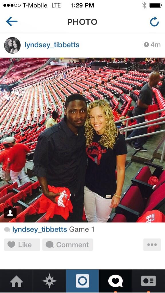 jbfour04's tweet photo. #latepost game 1 round 1 #NBAPlayoffs 2014 http://t.co/T80RuNgSDI