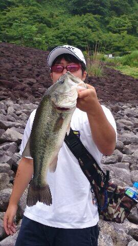 Kapikapi56's tweet photo. 集中して釣りした結果、約20匹くらい釣りました。今日のベストは52cm。最高でしたとさ。 http://t.co/ZKMKILv2gc