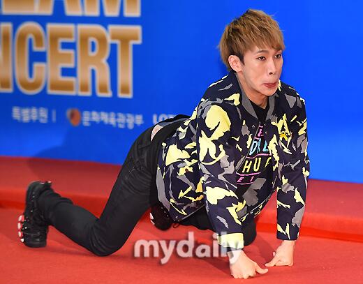 Bpg9mzDCcAAeemB.jpg:large