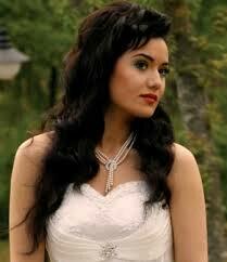 noor_zi's tweet photo. fahriye evcen http://t.co/a6SpzeI0G3