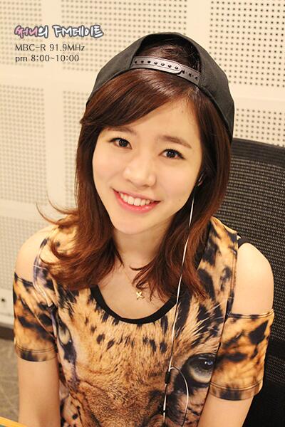 [OTHER][06-05-2014]Hình ảnh mới nhất từ DJ Sunny tại Radio MBC FM4U - "FM Date" - Page 2 BpgMietCAAEog_l