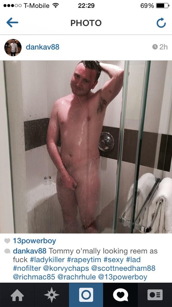J_Shwaa's tweet photo. “@scottneedham88: @MiamiCally @Jack_Star56 @J_Shwaa @Richjmac85 horrible man http://t.co/Pw0RmK39SG” looks like he's cupping a vagina!