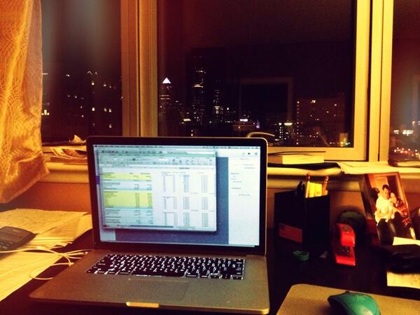 Bo_Concepts's tweet photo. Working late as usual, but city lights are still on and cars moving,wonder what people are doing and where they going http://t.co/UUP2kUPopB