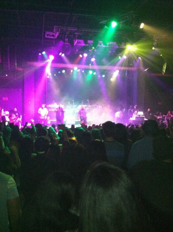 fobbnation's tweet photo. Brother @fijdog doing what he does best. #TheMan http://t.co/bnzlccIwZd