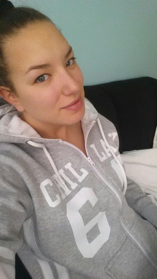 lottieem's tweet photo. #NoMakeUpBeautygloss http://t.co/UuvXhbJlLw