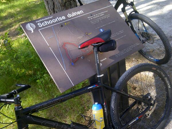 Hvvegten's tweet photo. Na 27 km aangekomen #mtbparcours Schoorl samen met @kobus_marco http://t.co/jbwKNyHE9r