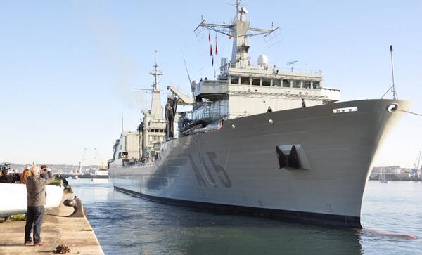 Lqt_defensa's tweet photo. Australia sólo deja a Navantia y Daewoo en su concurso de buques de aprovisionamiento http://t.co/AgZjeYU6RO /// http://t.co/wfr6YTfSnx