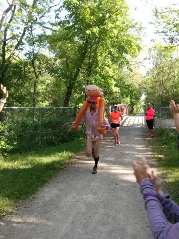 TeamRunningDead's tweet image. Monkey Business!