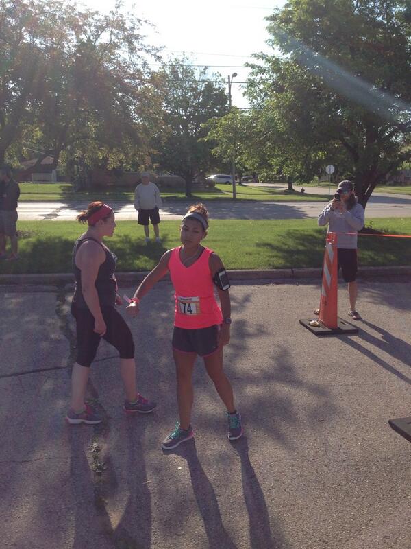 TeamRunningDead's tweet image. Laura's last handoff! Her legs are finished! #deadlegs #shehastherunsnomore #picofadamtakingapic