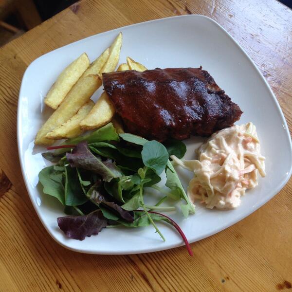 Anna Nolan tweet media