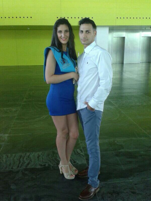 Lauriitaa_93's tweet photo. Graduada!!! Guapisimos @marinamarchena1 http://t.co/SYJQihqM7Q