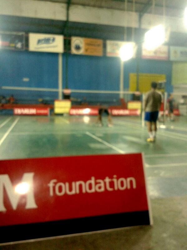 Lagi nemenin dx jogja sama retro car semarang main bulutangkis