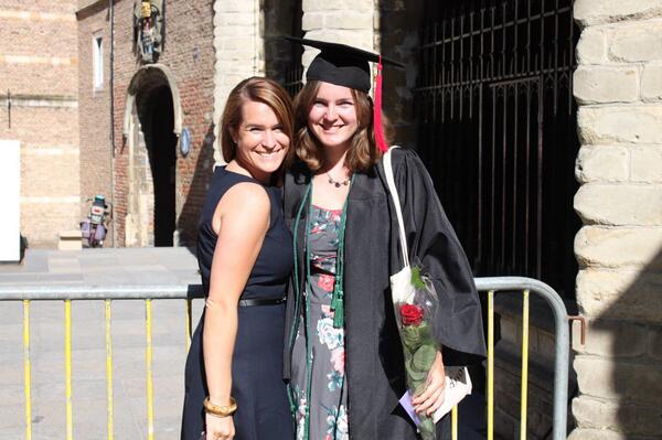 MHMol's tweet photo. #proud! #littlesister @UCRoosevelt http://t.co/nfT6mAHF0v
