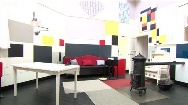 Take a tour of <a href="/tateliverpool/">Tate Liverpool</a>'s Mondrian show, including a recreation of his Parisian studio: bbc.co.uk/news/entertain…