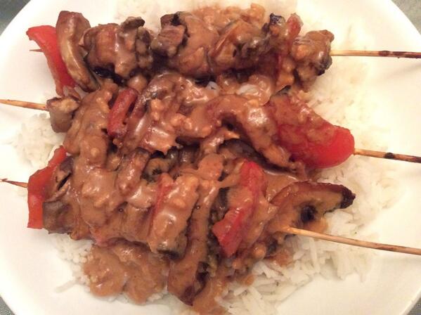 DarksideKnitter's tweet photo. Portobello Satay with Spicy Peanut Dipping Sauce from Robin Robertson's Vegan Planet (Revised Edition). http://t.co/PXEtWoGgHJ