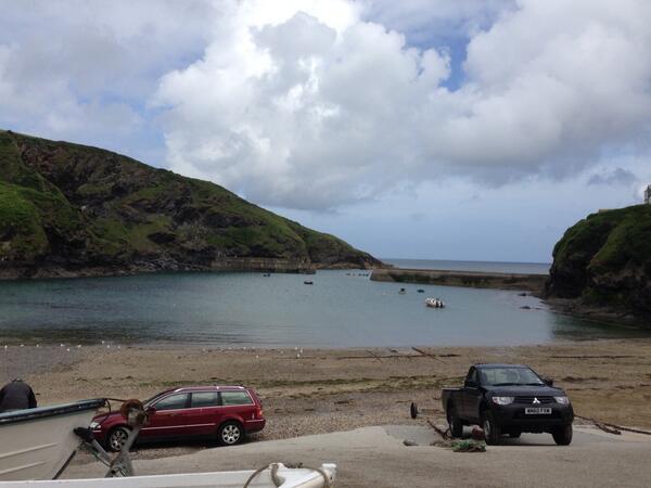 go_bycycle's tweet photo. Calm #portissac this morning #cyclingcornwall #bikehire http://t.co/kw7fspe7Nr